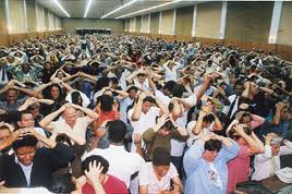 -IGREJAS EVANGÉLICAS E A INDÚSTRIA DA FÉ